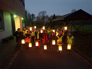 Kinderfeuerwehr Laternenumzug klein